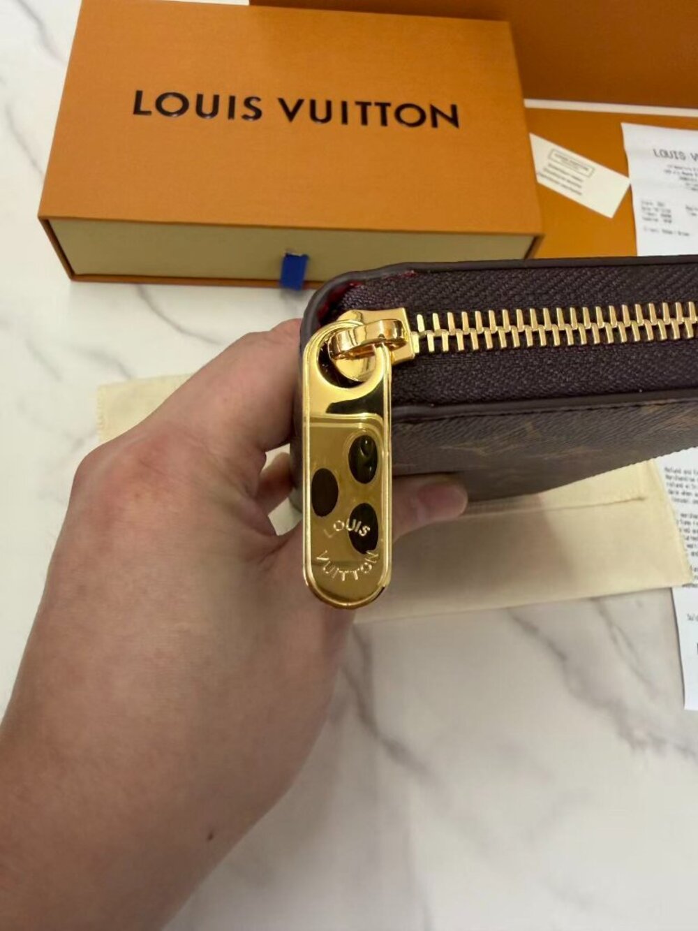 Louis Vuitton Zippy Wallet - Picture 5 of 16